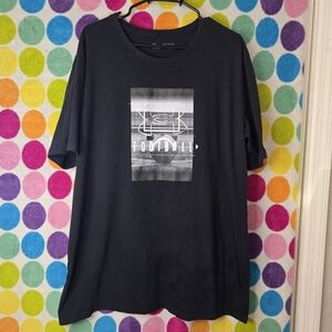 Under Armour Black and White Short Sleeve Tee